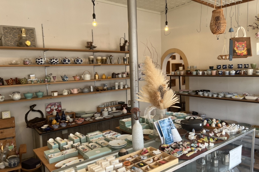 【出水市】吉村金物店 うつわ屋 | 暮らしに寄り添う器にワクワク気分で出合える